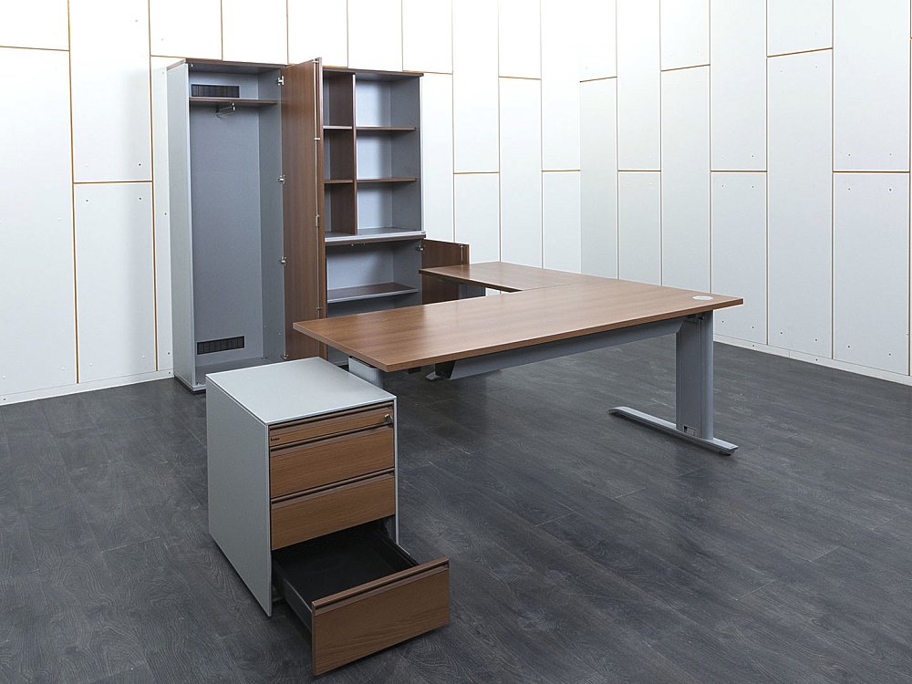 Кабинет руководителя Bene 1 800х1 800х750 Шпон Орех   (КРХ1-06091)