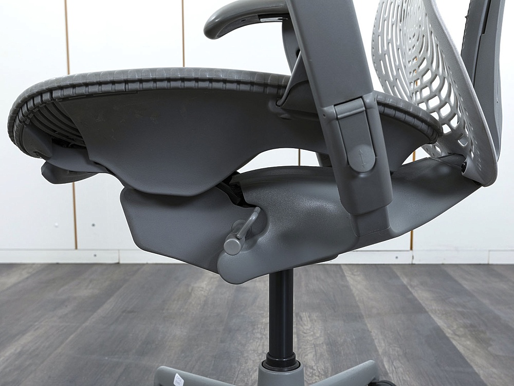 Офисное кресло руководителя  Herman Miller Сетка Белый Mirra  (КРСБ-13112)