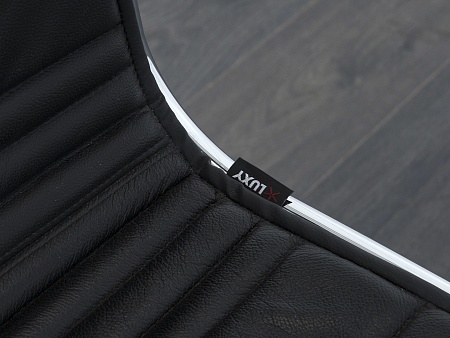 Офисное кресло руководителя  LUXY Кожа Черный Light A  (КРКЧ-11070уц)