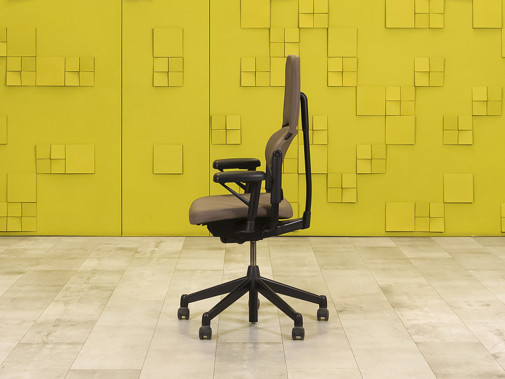 Офисное кресло руководителя на колесах Please 1 Steelcase Кожа Коричневый Германия  КРКК-18125