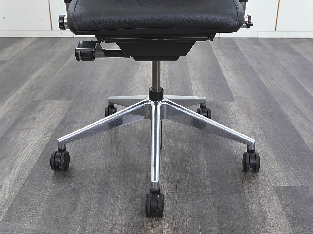 Офисное кресло руководителя  SteelCase Кожа Черный Please 2 Ergonomic  (КРКЧ1-03110)