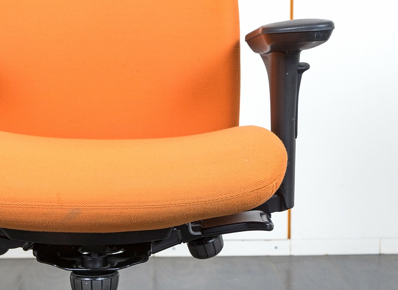Офисное кресло для персонала  Kinnarps Ткань Оранжевый 5000  (КПТО-24110уц)