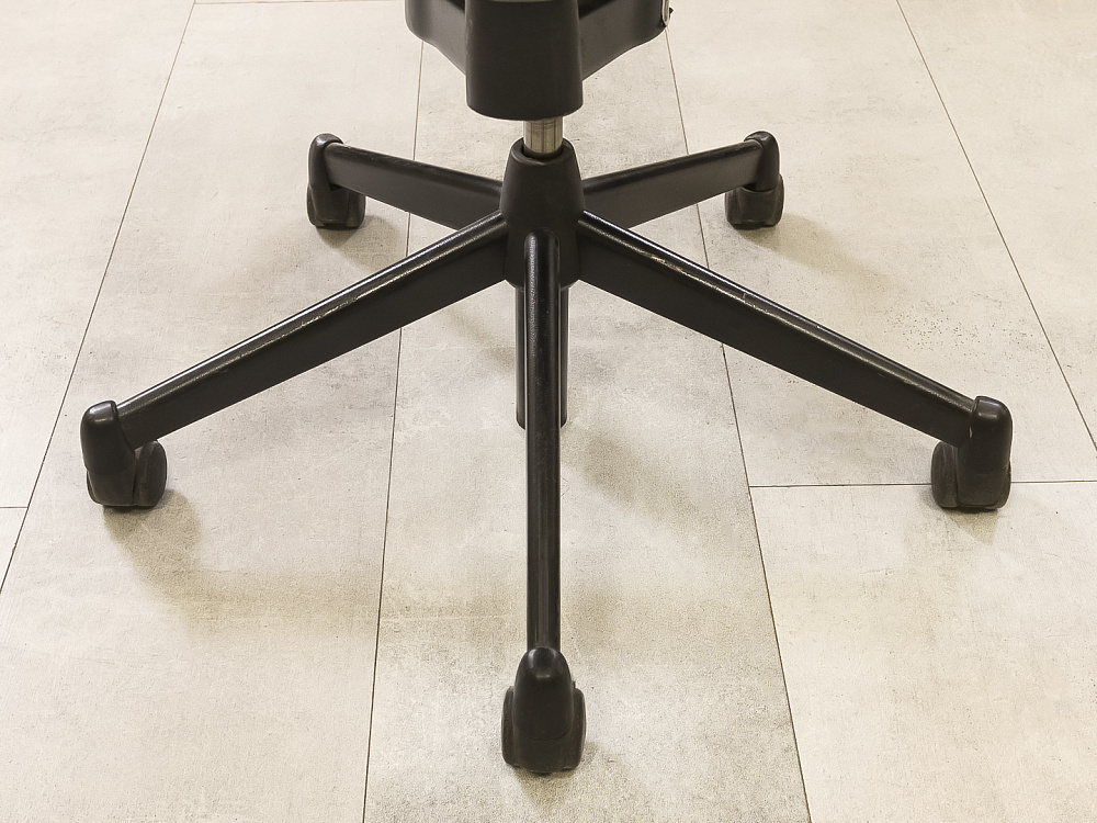 Офисное кресло руководителя на колесах Please 1 Steelcase Кожа Коричневый Германия  КРКК-18125