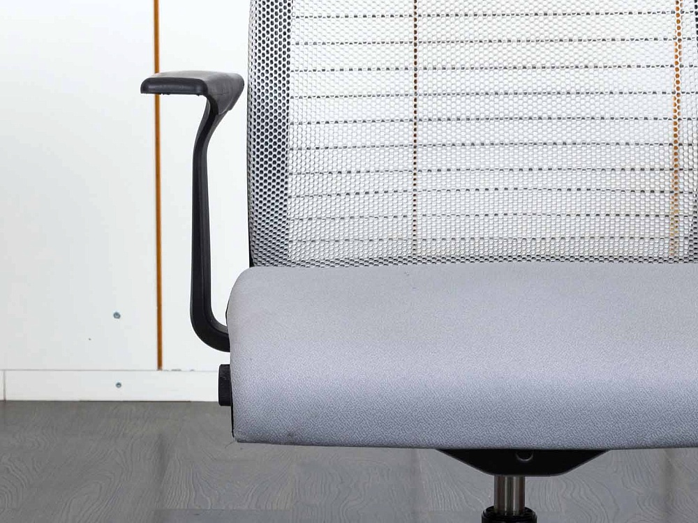 Конференц кресло для переговорной  Серый Ткань SteelCase Think  (КПТС-12011)