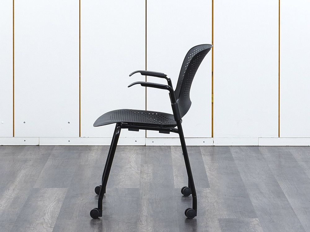 Конференц кресло для переговорной  Черный Пластик Herman Miller Caper  (УНПЧ-25072)