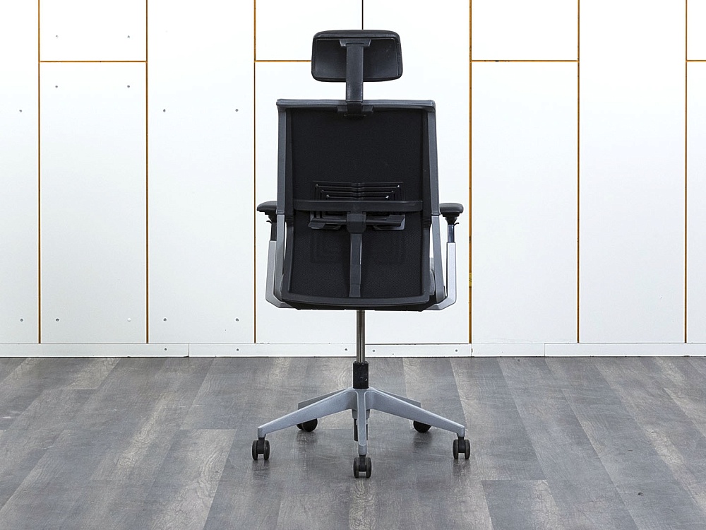 Офисное кресло руководителя  Haworth Кожа Серый Comforto 5910  (КРКС-07121)