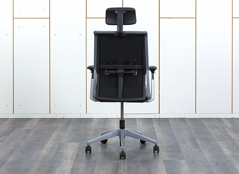Офисное кресло руководителя  Haworth Кожа Серый Comforto 5910  (КРКС-07121)