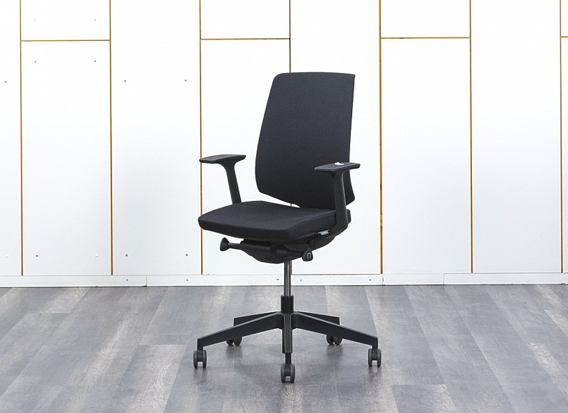 Офисное кресло для персонала  Profim Ткань Черный Light Up 230S  (КПТЧ1-02082(нов))