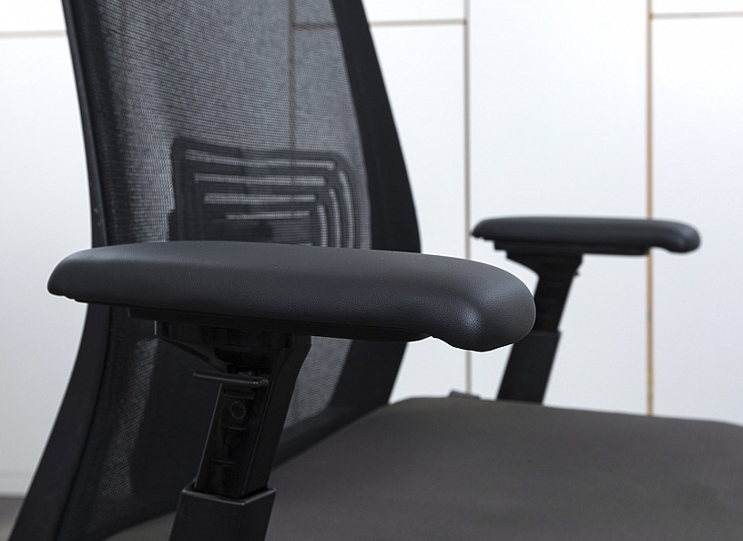 Офисное кресло руководителя  Haworth Ткань Черный Very  (КПТЧ-31082)