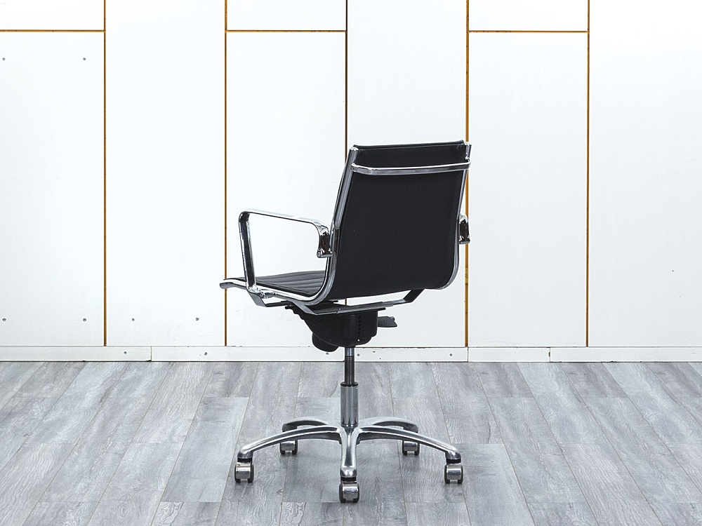 Офисное кресло для персонала  LUXY Кожа Черный   (КПКЧ-16024)