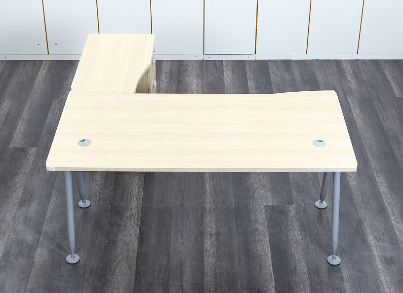 Комплект офисной мебели стол с тумбой  1 600х1 600х750 ЛДСП Клен   (СПУВ1Кп-13033)