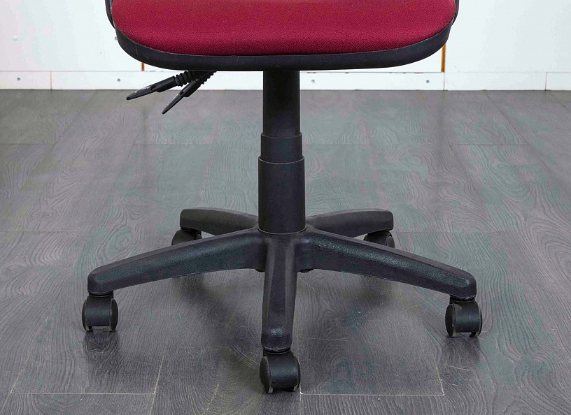Офисное кресло для персонала   Ткань Красный   (КПТК-10120)