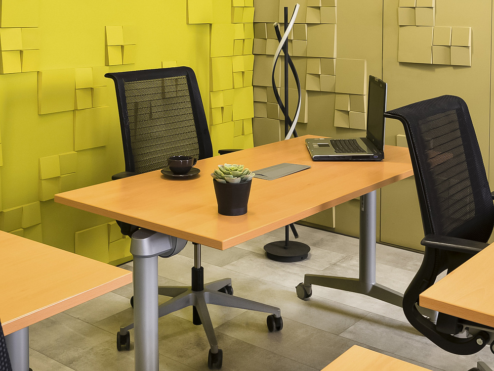 Офисный стол прямой Steelcase ЛДСП Ольха Франция  СППЛ-04026