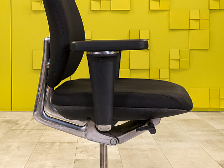 Офисное кресло для персонала на колесах Vitra Ткань Чёрный Швеция_КПТЧ-200224