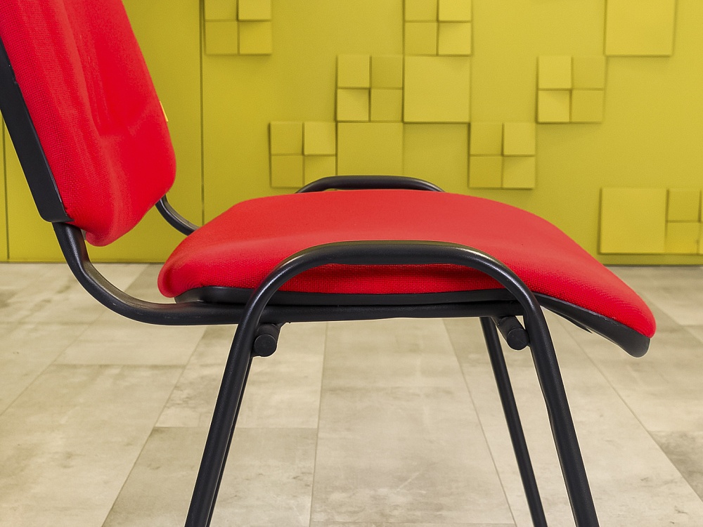 Офисный стул на ножках Изо Ткань Красный Россия