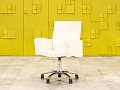 Конференц кресло для переговорной на колесах Onda Office POLTRONA FRAU Кожа Бежевый Италия_КНКБ-0810