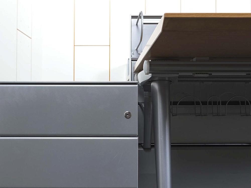 Комплект офисной мебели Herman Miller 3 200х1 800х1 000 ЛДСП Орех   (КОМХ1-16082)