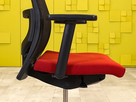 Офисное кресло для персонала на колесах HAWORTH Ткань Красный; Чёрный США_КПТК-211124