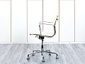 Офисное кресло для персонала  Eames Кожа Бежевый EA 117  (КПКБ-20123)