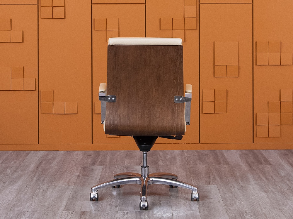 Офисное кресло руководителя  NEW LINE OFFICE Кожа Бежевый   (КРКБ1-17025)