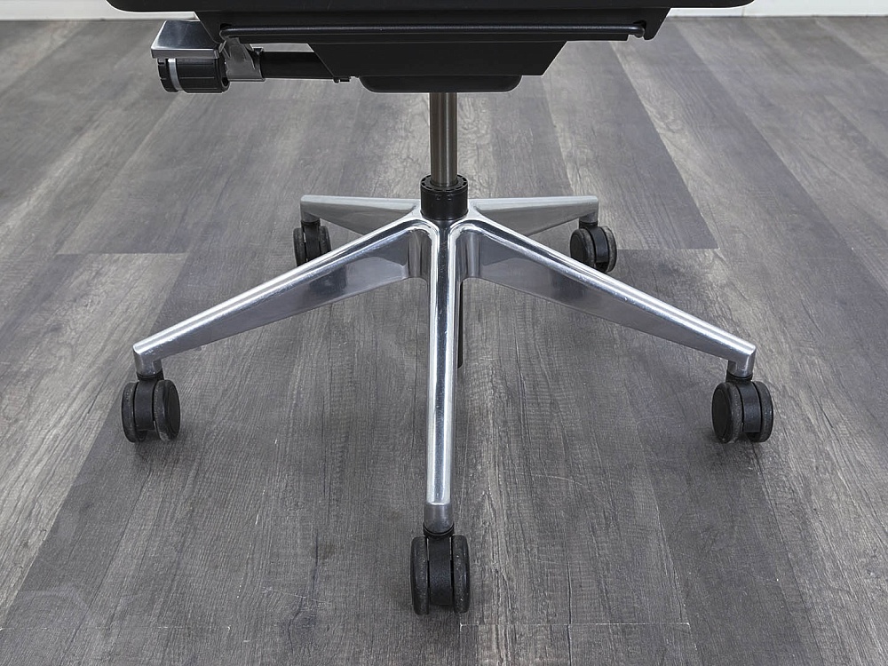 Офисное кресло руководителя  SteelCase Кожа Черный Please 2 Ergonomic  (КРКЧ-24112)