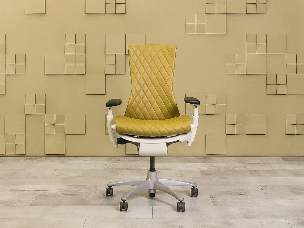 Офисное кресло руководителя на колесах Embody Herman Miller Кожа Зелёный США  КРКЗ-29125