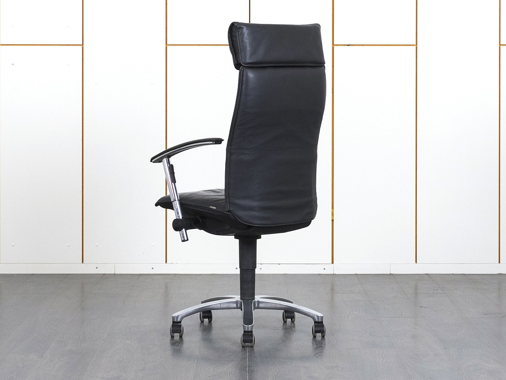 Офисное кресло руководителя  SATO Кожа Черный Tiger A  (КРКЧ1-02070)