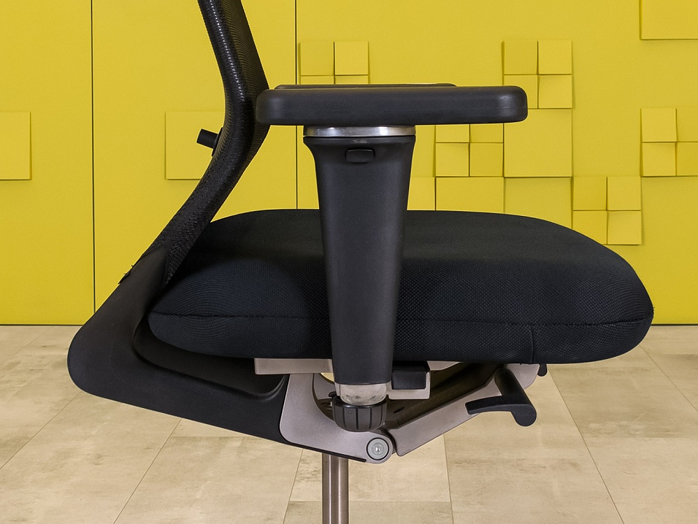 Офисное кресло для персонала на колесах Vitra Ткань Чёрный Швейцария_КПТЧ-23121