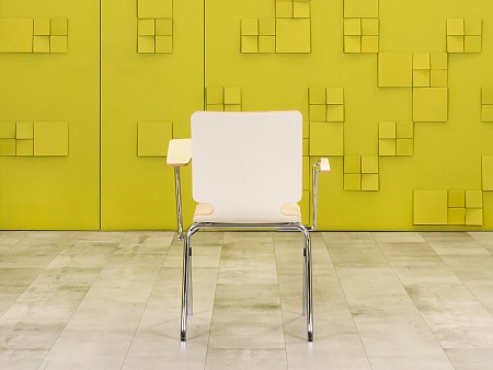 Конференц кресло для переговорной на ножках AXO Кожзам Бежевый Польша_КНКБ-230623