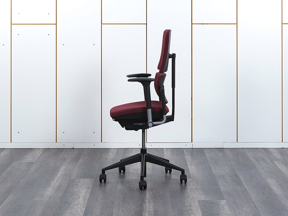Офисное кресло руководителя  SteelCase Ткань Красный Please 2 Ergonomic  (КРТК-02072)