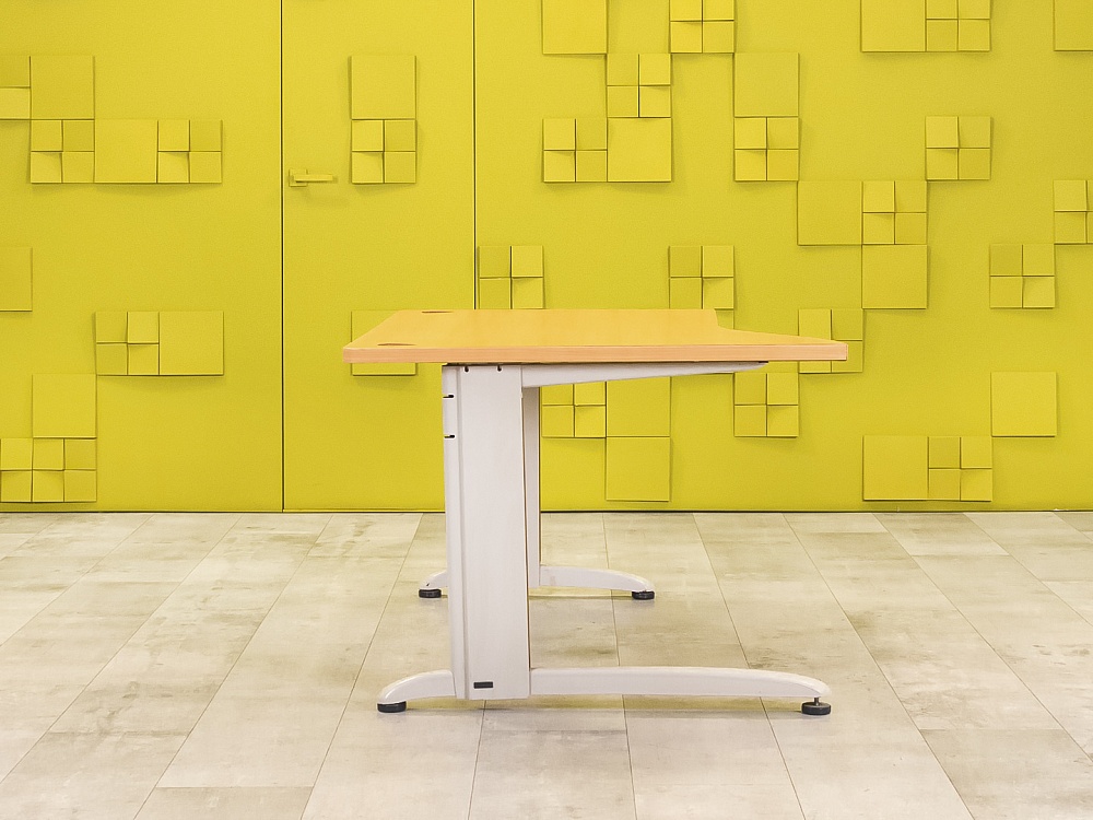 Офисный стол эргономичный Steelcase 1400x900 ЛДСП Бук Германия_СПЭВ2-260923