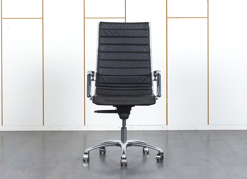 Офисное кресло руководителя  LUXY Кожа Черный Light A  (КРКЧ-11070уц)