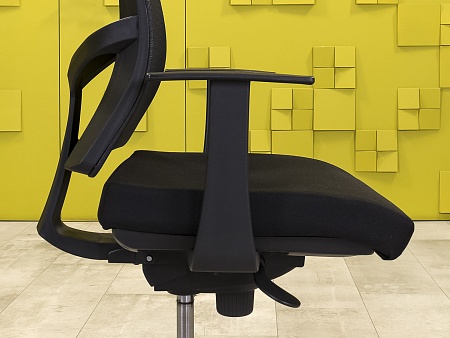 Офисное кресло для персонала на колесах NARBUTAS Ткань Чёрный Литва_КПТЧ8-290923