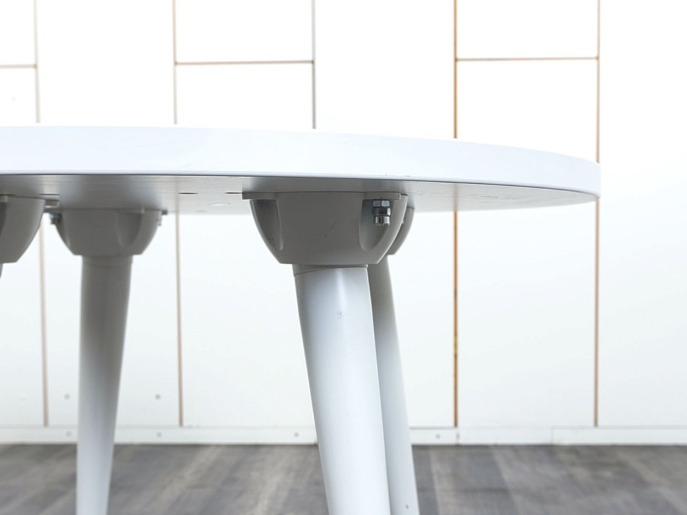 Офисный стол для переговоров Herman Miller 800х800х740 ЛДСП Белый   (СГКБ-13112)