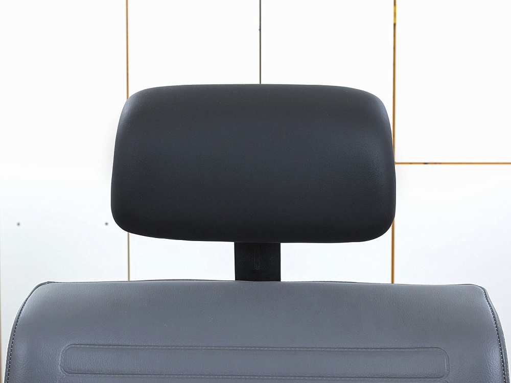Офисное кресло руководителя  Haworth Кожа Серый Comforto 5910  (КРКС-07121)
