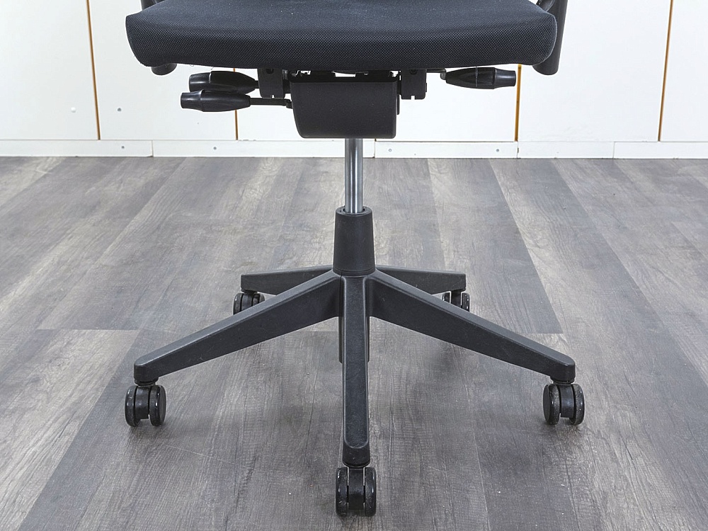 Офисное кресло руководителя  Haworth Ткань Зеленый Comforto  (КРТЗ-04110)