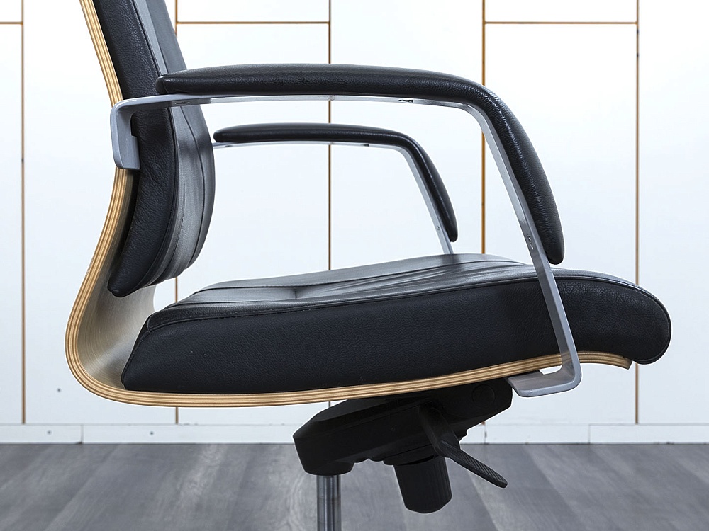 Офисное кресло руководителя  Sitland  Кожа Черный Madera A  (КРКЧ1-10043)