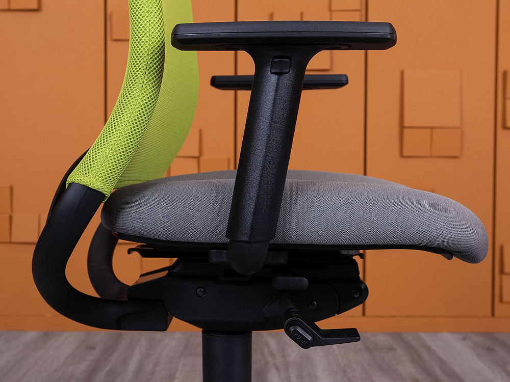 Офисное кресло для персонала  LD Seating Ткань Зеленый THEO 260-AT  (КПТЗ-27025)