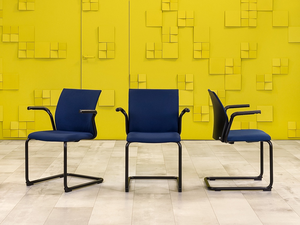 Конференц кресло для переговорной на полозьях Steelcase Ткань Синий Франция_КДТН-281024