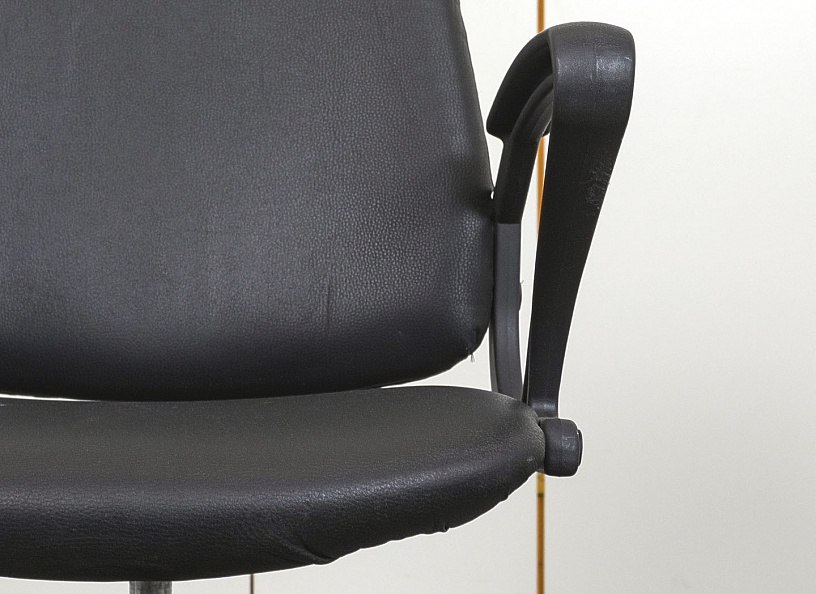 Офисное кресло для персонала   Кожзам Черный   (КПКЧ-12071)