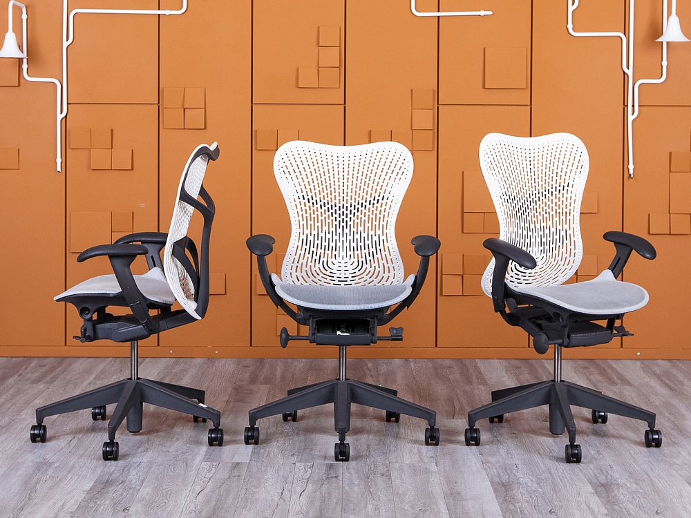 Офисное кресло руководителя  Herman Miller Сетка Серый Mirra 2  (КРСС-14024)