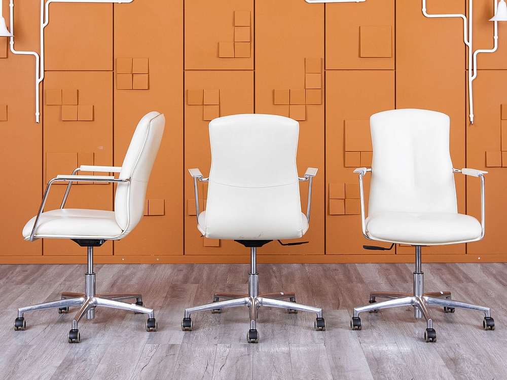 Конференц кресло для переговорной  Бежевый Кожа CODUTTI   (УНКБ-18053)