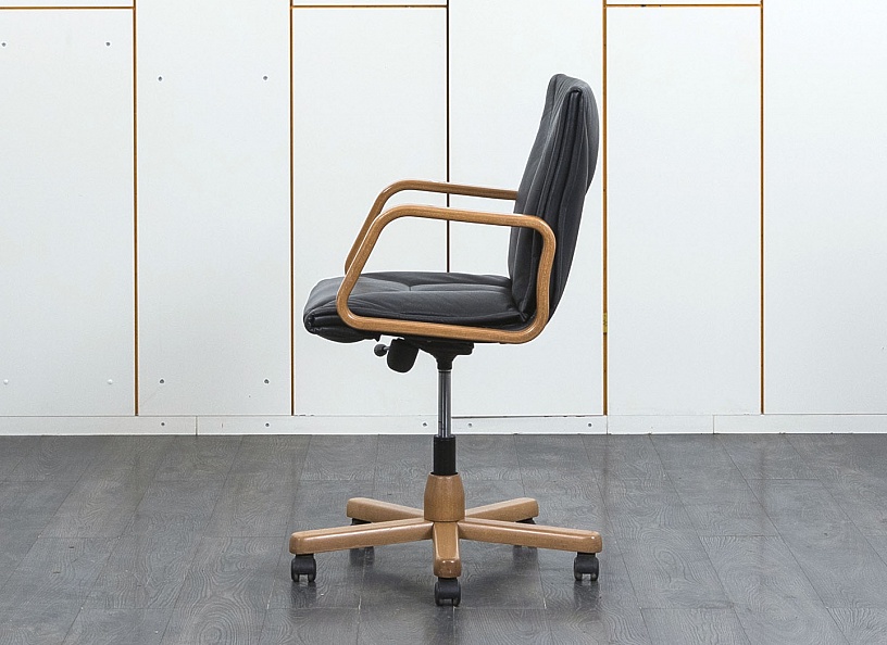Офисное кресло для персонала   Кожа Черный   (КПКЧ-08111)