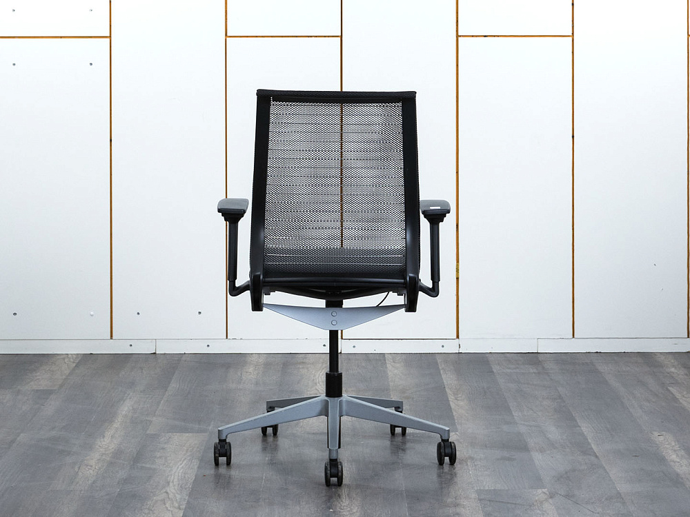 Офисное кресло для персонала  SteelCase Кожзам Черный Think  (КПКЧ-26013)