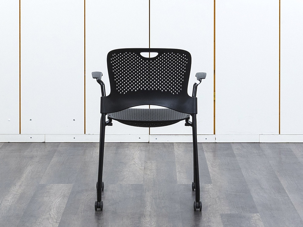 Конференц кресло для переговорной  Черный Пластик Herman Miller Caper  (УНПЧ-25072)