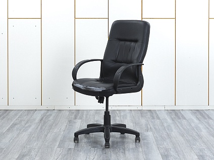 Офисное кресло для персонала   Кожзам Черный   (КРКЧ-08044)