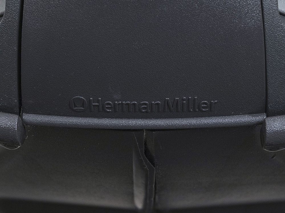 Офисное кресло руководителя  Herman Miller Сетка Черный Mirra  (КРСЧ-12122)
