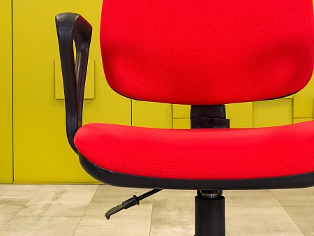 Конференц кресло для переговорной на ножках AXO Кожзам Бежевый Польша_КНКБ-230623