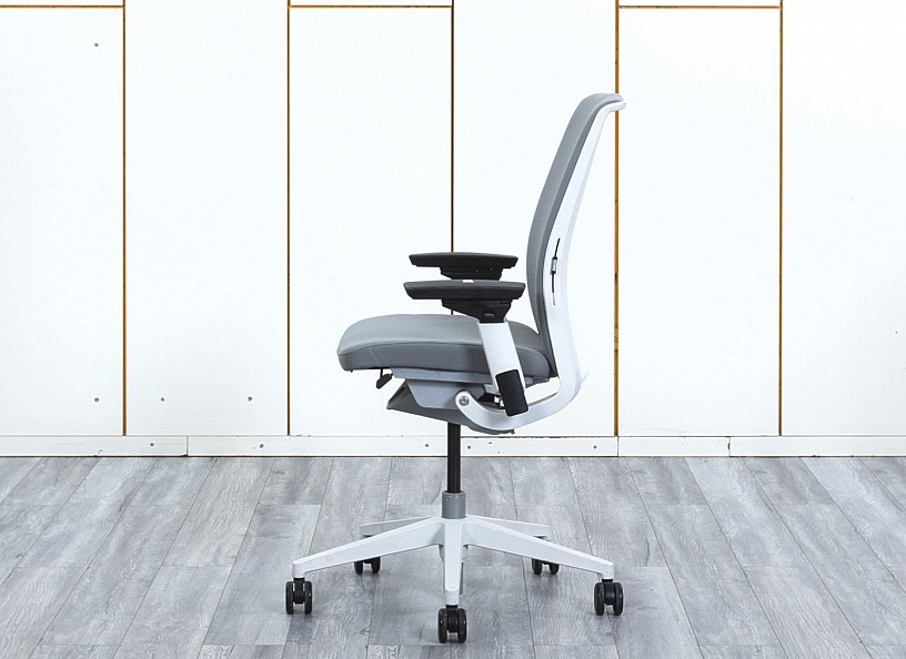 Офисное кресло для персонала  SteelCase Ткань Серый Think V2  (КПТС-23034)