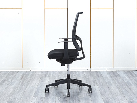 Офисное кресло для персонала  Narbutas Сетка Черный Eva.II  (КПСЧ-16044)